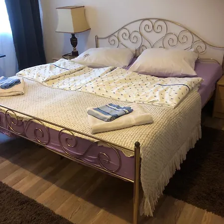 City Apartment *